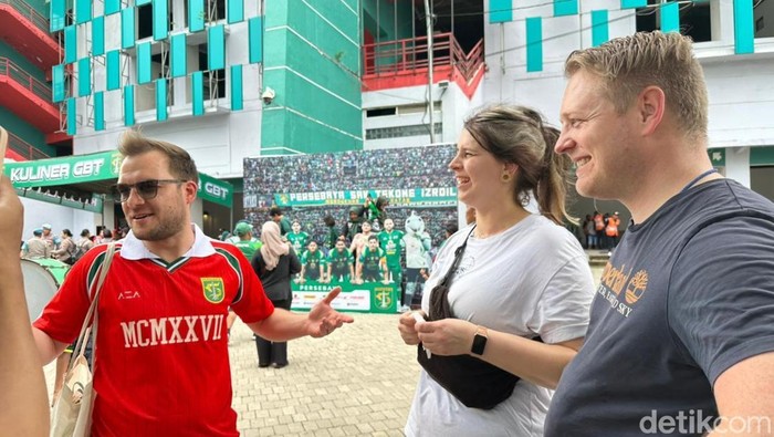Suporter Asal Jerman Ikut Saksikan Persebaya Vs Malut United