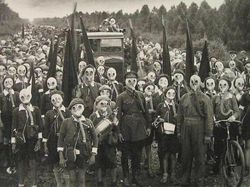 Deretan Foto Hitam Putih Klasik yang Aneh dan Menakutkan