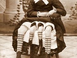 Deretan Foto Hitam Putih Klasik yang Aneh dan Menakutkan