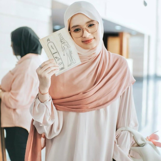 Inara Rusli Jilat Ludah Sendiri