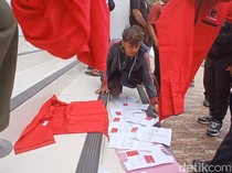 Momen HUT Partai, Puluhan Kader PDIP Brebes Mundur dan Kembalikan KTA