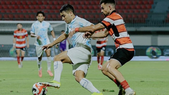 Diwarnai Kartu Merah, PSIM Jogja Libas Madura United 3-0