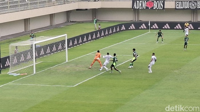 Gol Cepat Junior Haqi Bawa PSS Ungguli PSIS 1-0 di Babak Pertama