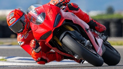 Marc Marquez melakukan latihan ringan usai pulih dari cedera