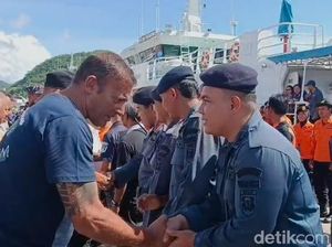 Keluarga Bertahan di Indonesia meski Pencarian Anak Pelatih Valencia Ditutup