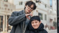 Brother @jung_or_, tulis Raffi dan Nagita untuk caption foto putra sulungnya bersama Lee Won Jung. Foto: Instagram @raffinagita1717