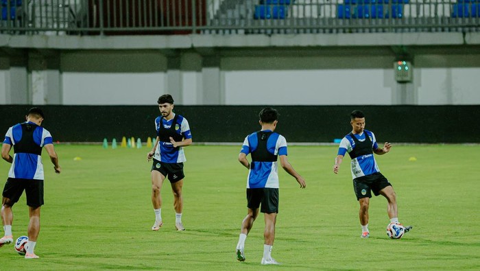 Pilar Laskar Mataram Absen, Ini Prediksi Line-Up Madura United Vs PSIM