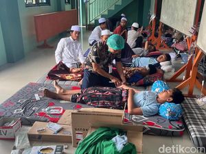 Video 152 Pelajar Mojokerto Diduga Keracunan MBG: Alami Pusing-Diare