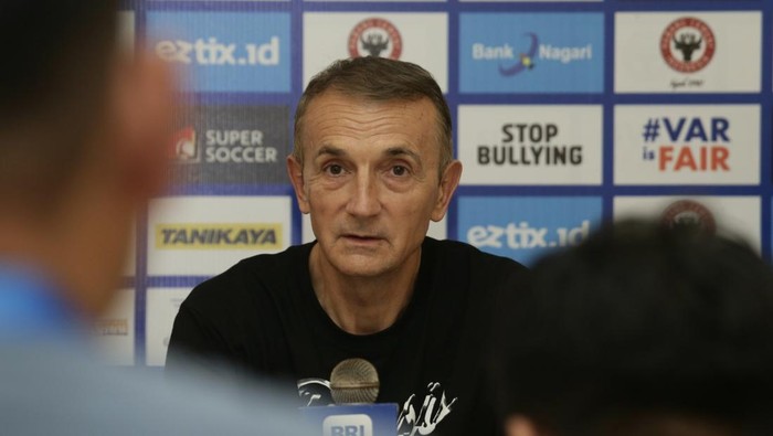 Persis Imbangi PSIM, Milo Sebut Taktik Van Gastel Aneh