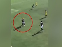 Terjadi Lagi Kekerasan di Lapangan Bola, Pemain Tinju Lawan hingga KO