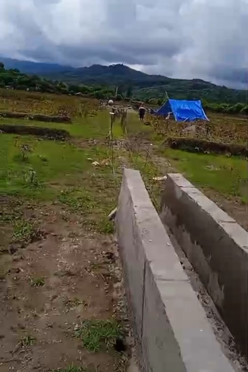 Penampakan proyek irigasi masuk ke persawahan Oehani, Desa Kolabe, Kecamatan Amfoang Utara, Kabupaten Kupang, NTT. (Dok. Victor Imanuel Manoh).
