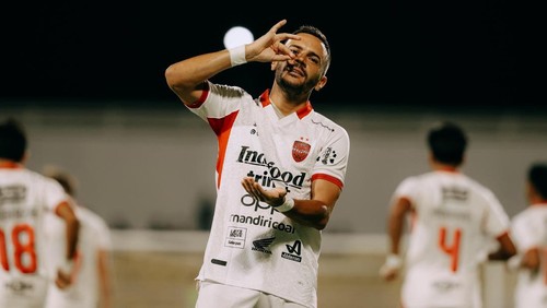 Selebrasi Mirza Mustafic saat mencetak gol di detik ke-30 saat menghadapi PSM Makassar di Stadion B.J Habibie, Jumat (9/1/2026). (Dok. Bali United)