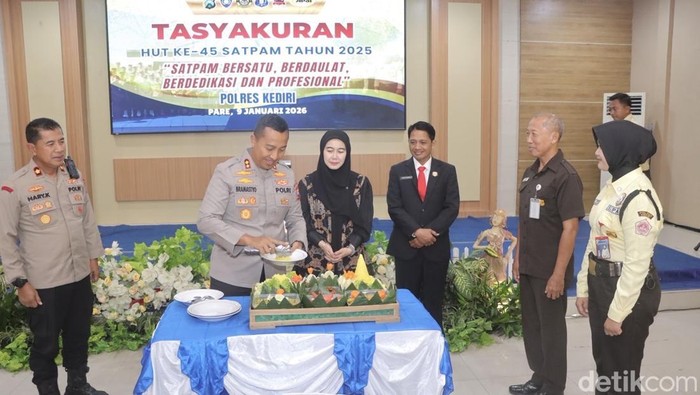 Tasyakuran HUT Satpam di Polres Kediri