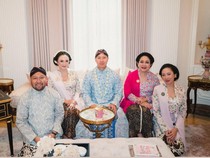 Pesona Tata Cahyani Berkebaya-Sanggul Jelang Pernikahan Darma Mangkuluhur