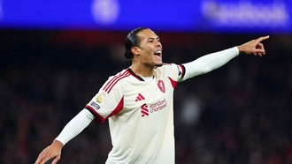 Van Dijk Belum Mau Pensiun