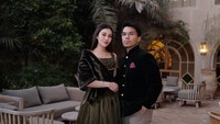 Aaliyah Massaid juga mendampingi Thariq Halilintar yang menjadi groomsmen Ranggaz Laksmana. (Foto: Instagram @aaliyah.massaid)