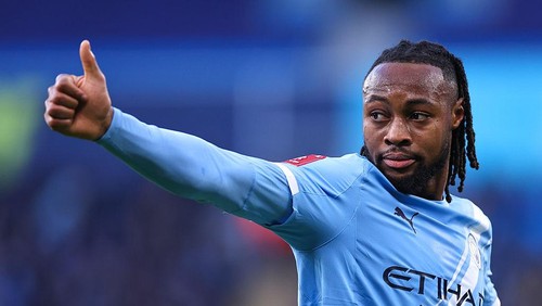MANCHESTER, ENGLAND - JANUARY 10: Antoine Semenyo of Manchester City during the Emirates FA Cup Third Round match between Manchester City and Exeter City on January 10, 2026 in Manchester, England. (Photo by Robbie Jay Barratt - AMA/Getty Images)