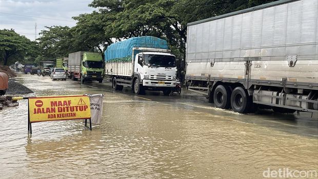 Banjir Pati Pantura Pati tepatnya Desa Ketitang Wetan Kecamatan Batangan, Pati terendam banjir, Minggu (11/1/2026).