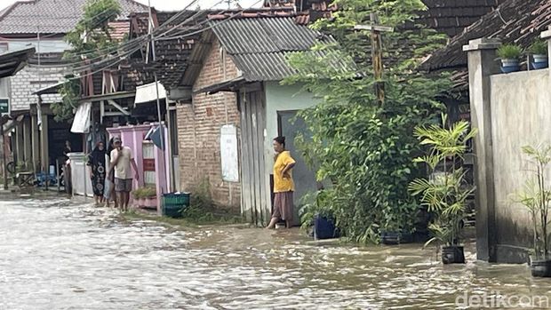Banjir yang terjadi di wilayah Juwana, Pati, Minggu (11/1/2026