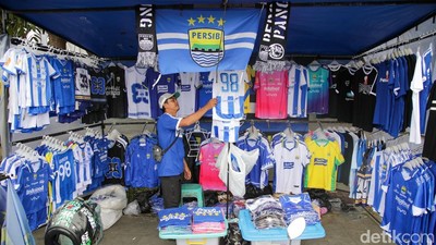 Big Match Persib vs Persija, Rezeki Pedagang di GBLA Ikut Mengalir