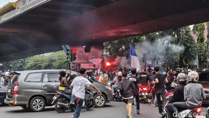Bobotoh rayakan kemenangan Persib atas Persija.