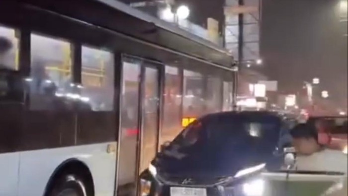 Viral Bus Listrik di Medan Lawan Arah saat Macet, Dishub Beri Penjelasan