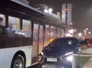 Viral Bus Listrik di Medan Lawan Arah saat Macet, Dishub Beri Penjelasan