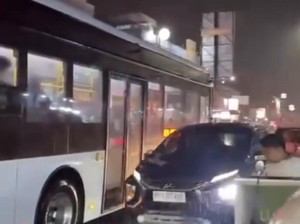Viral Bus Listrik di Medan Lawan Arah saat Macet, Dishub Beri Penjelasan
