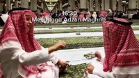 Selesai mengaji Koa dan Cio bermain di dalam Masjid Nabawi sambil menunggu waktu salat magrib. (Foto: Instagram @celine_evangelista)