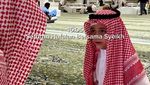 Masyaallah... Momen 2 Putra Celine Evangelista Belajar Ngaji di Masjid Nabawi