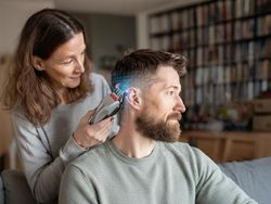 Deretan Gadget Aneh di CES 2026, Ada Cukur Rambut AI Sampai Permen Musik