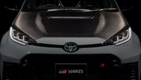 Kesan racing makin kental berkat penggunaan material karbon di beberapa bagian. Contohnya bagian kap mesin. Foto: Dok. Toyota