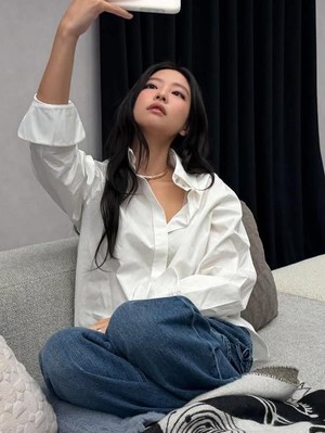 Gaya Simpel Jennie Ini Bikin Fans Sebut Nama Tuhan