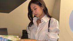 Gaya Simpel Jennie Ini Bikin Fans Sebut Nama Tuhan