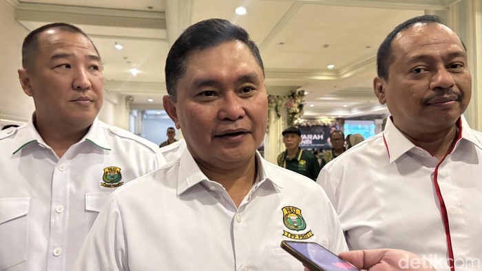 Ketua PP PBSI dan Ketua PBSI Jatim di Surabaya.