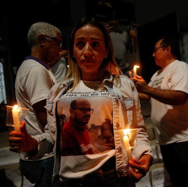 Lilin Menyala di Helicoide, Keluarga Tahanan Politik Venezuela Menanti Pembebasan
