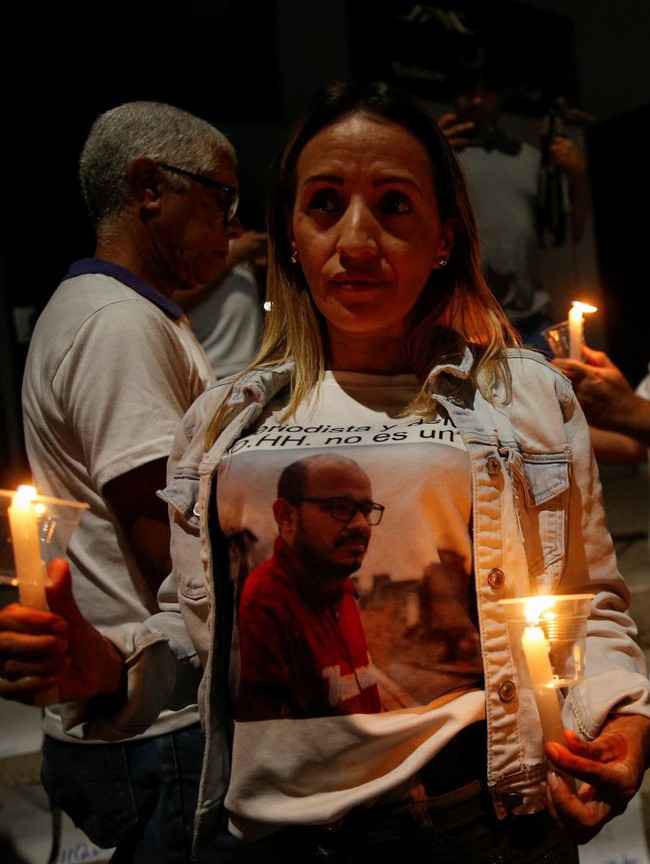 Lilin Menyala di Helicoide, Keluarga Tahanan Politik Venezuela Menanti Pembebasan