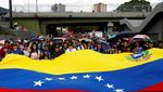 Massa Turun ke Jalan di Caracas, Tuntut Pembebasan Nicolas Maduro