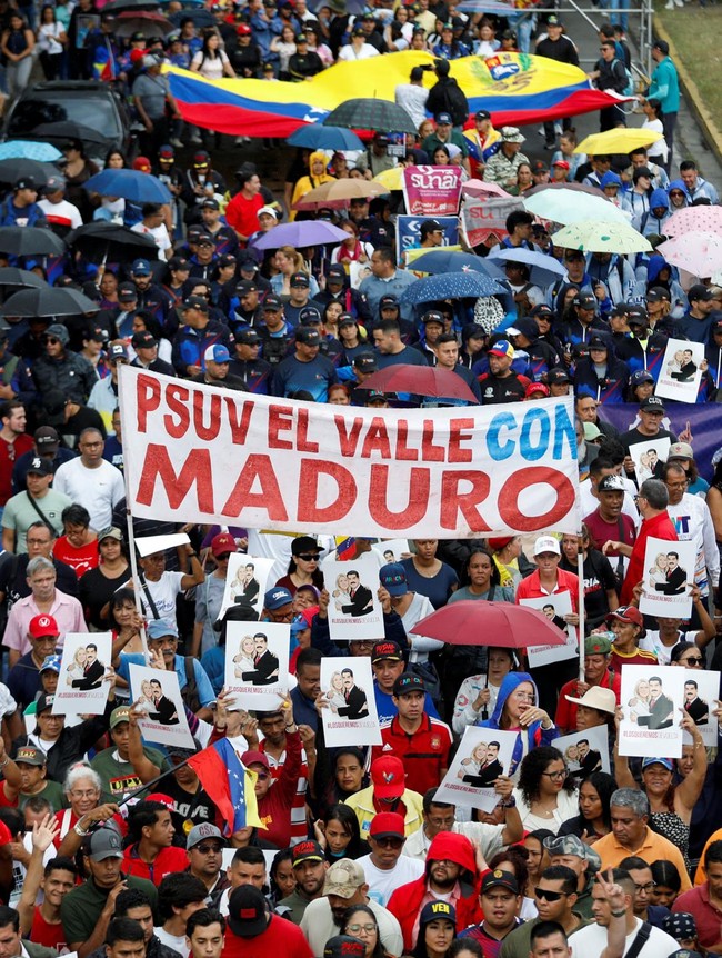 Massa Turun ke Jalan di Caracas, Tuntut Pembebasan Nicolas Maduro