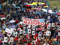 Massa Turun ke Jalan di Caracas, Tuntut Pembebasan Nicolas Maduro