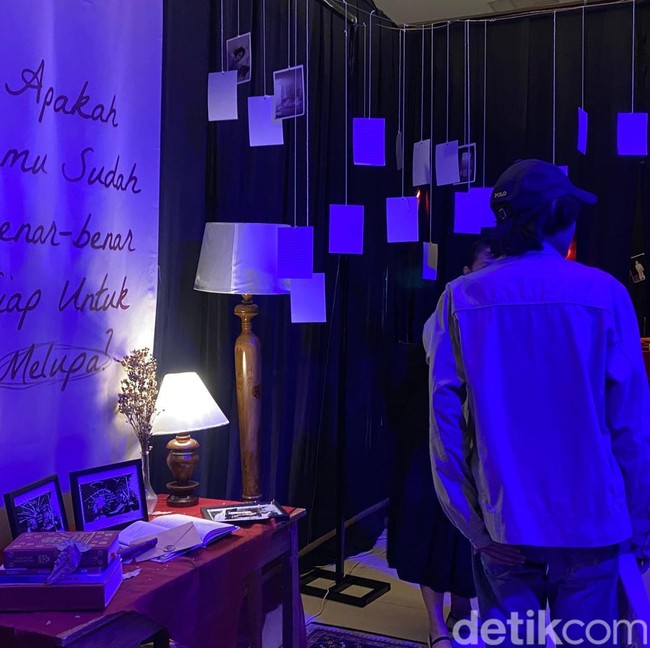 Melihat Pameran Yang Terhormat Karya Raissa Anggiani di Malang