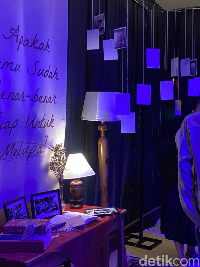 Melihat Pameran Yang Terhormat Karya Raissa Anggiani di Malang