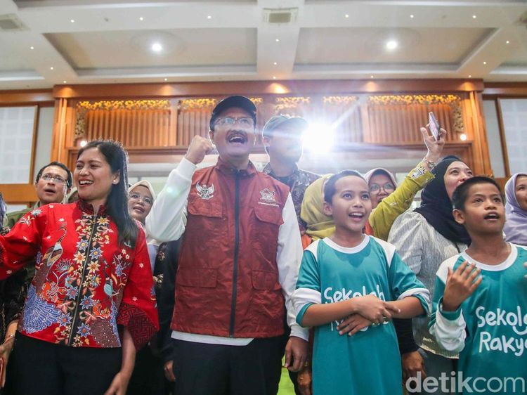 Mensos Dialog dengan Guru dan Siswa Jelang Peresmian Sekolah Rakyat