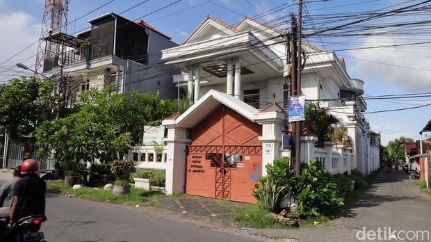 Para ibadah Natal umat Kristen Ortodoks di reja Ortodoks Koptik Perawan Santa Maria dan Malaikat Agung Rafael di Denpasar yang mirip umat Islam, Minggu (11/1/2026). (Aryo Mahendro/detikBali). Para ibadah Natal umat Kristen Ortodoks di reja Ortodoks Koptik Perawan Santa Maria dan Malaikat Agung Rafael di Denpasar yang mirip umat Islam, Minggu (11/1/2026). (Aryo Mahendro/detikBali).