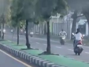 Heboh Pemotor Wanita Santuy Lawan Arah di Jalan Jogja-Solo