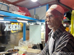 Kisah Kakek 102 Tahun di Cengkareng Jual Nasi Bebek, Kini Banjir Pembeli!