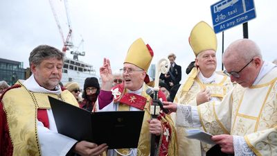 Ritual Sakral di London, Sungai Thames Kembali Diberkati