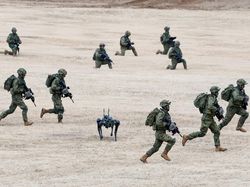 Robot Canggih Vision 60 Ikut Latihan Militer Jepang