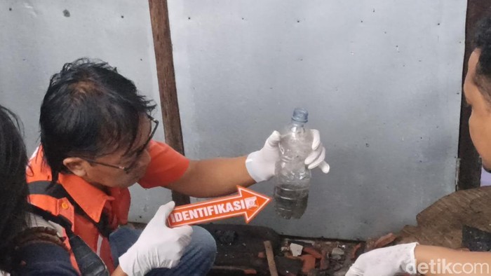 Rumah di Tulungagung dibakar pria yang diduga cemburu