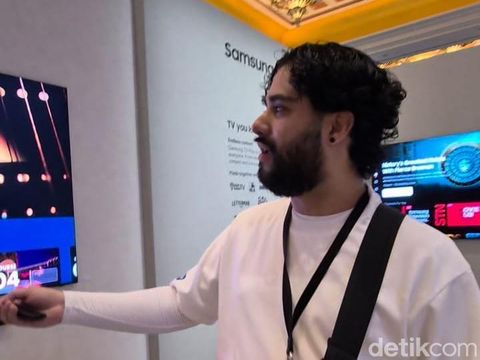 Belajar Gitar di TV Samsung, Pengalaman Unik di Tengah Futuristik CES 2026